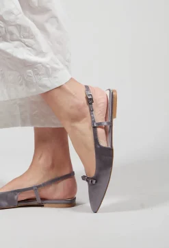 Sandal with Little Bow in Pearl Grey