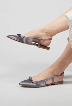 Sandal with Little Bow in Pearl Grey