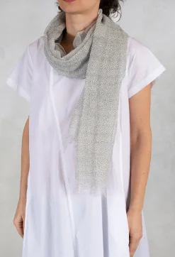 Scarf in Off White/Charcoal