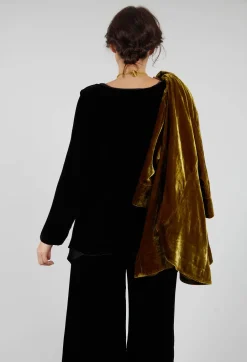 Sevda Top in Black