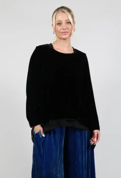 Sevda Top in Black
