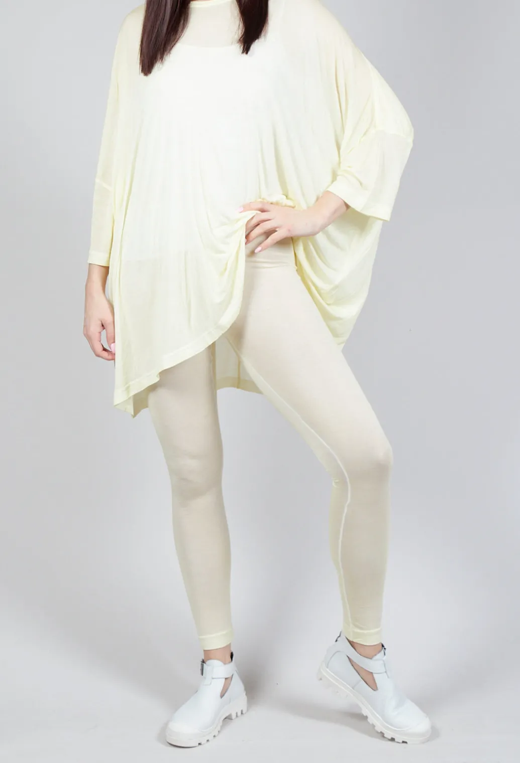 Sheer Leggings in Lily 10% Cloud