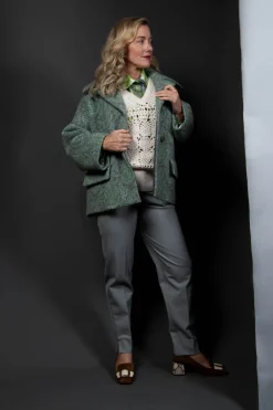 Short Coat with Large Collar in Grey