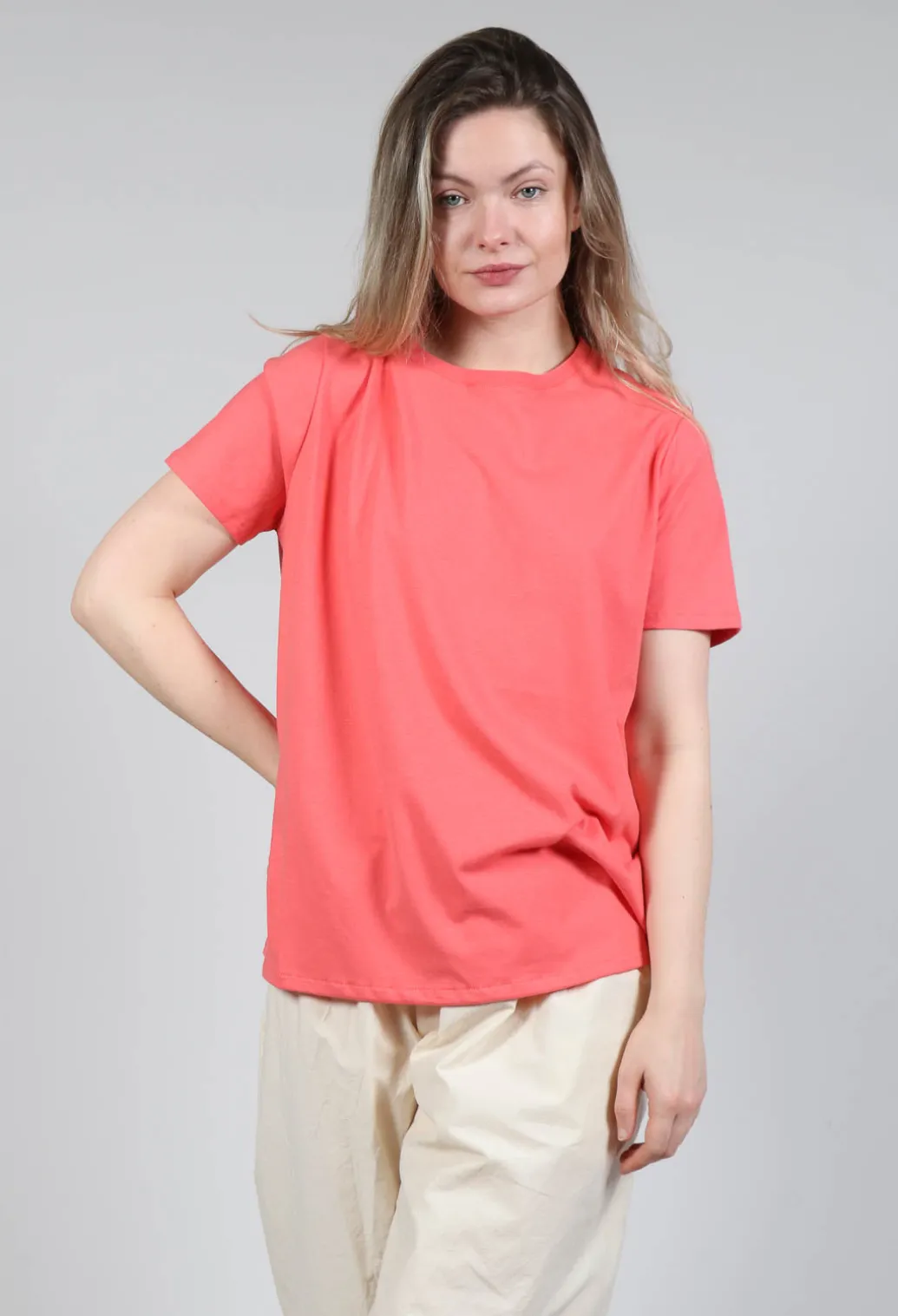 Short Sleeve T-Shirt in Strawberry