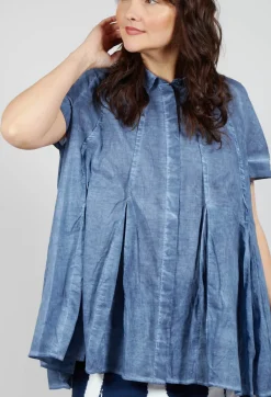 Short Sleeve Tulip Shirt in Navy Cloud