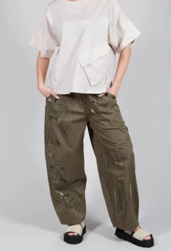 Signature Design Trousers in Green