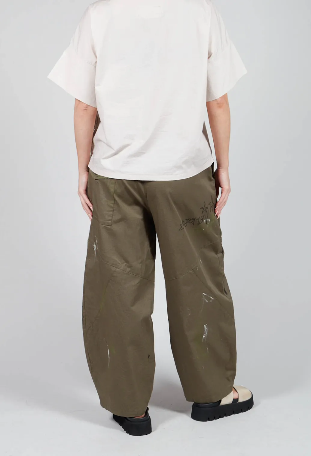 Signature Design Trousers in Green