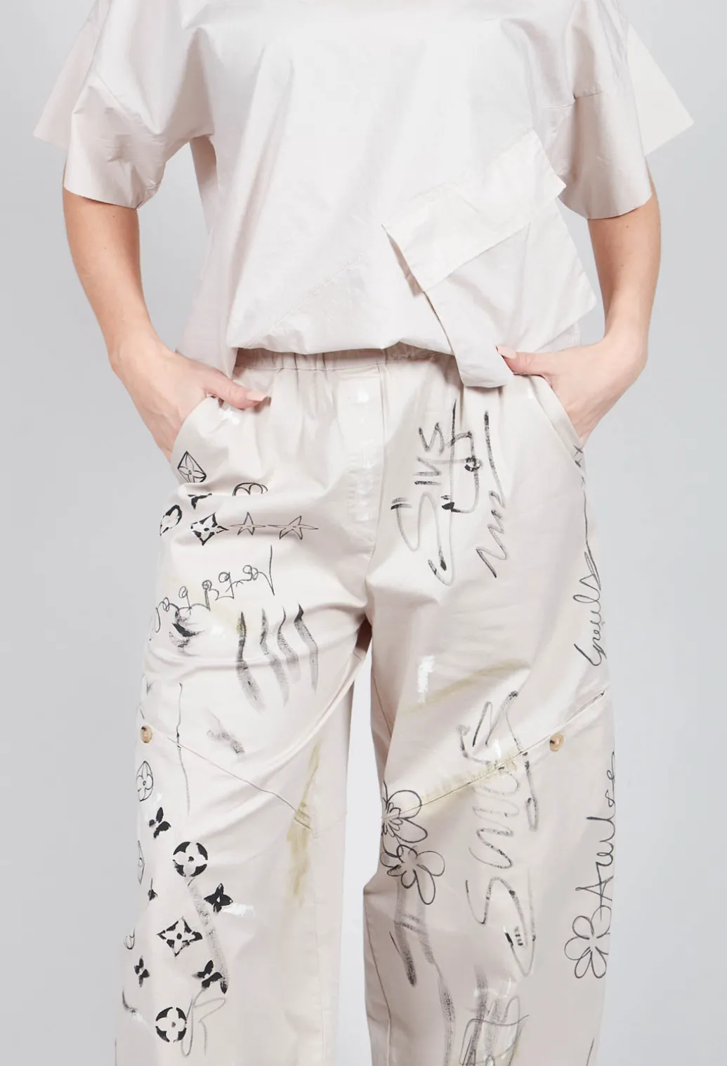 Signature Design Trousers in Beige