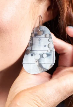 Silver Metal Eardrops with Coffee Image Detail