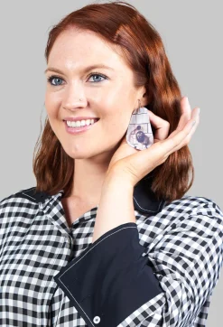 Silver Metal Eardrops with Coffee Image Detail