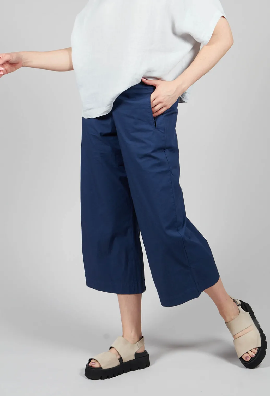 Skara Trousers in Midnight