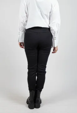Skinny Fit Jeans in Black