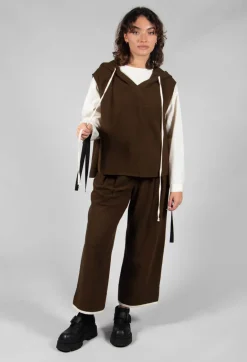 Sleeveless Basics Vest in Khaki