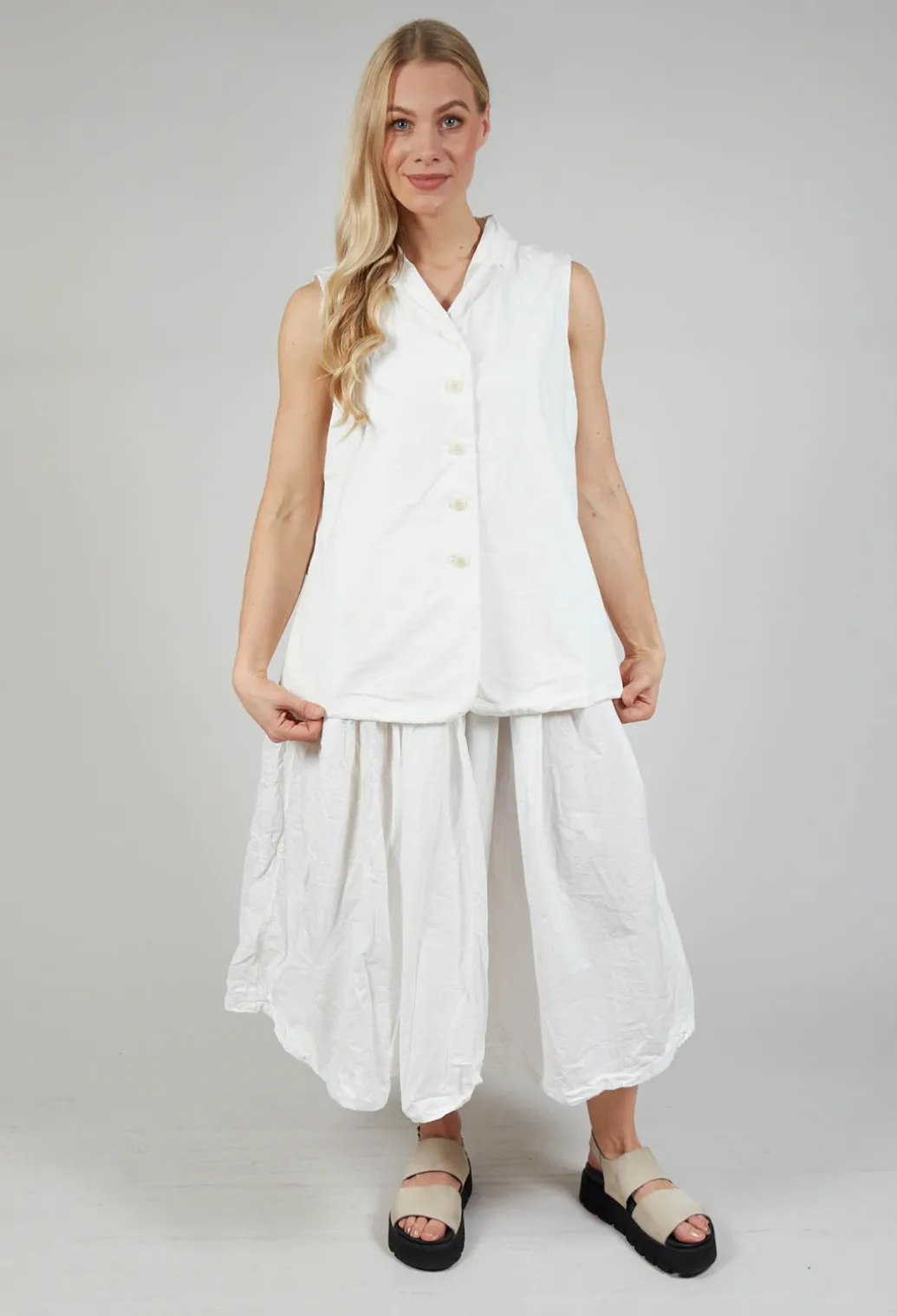 Sleeveless Blazer CC in Milk