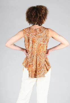 Sleeveless Blouse in Shell Print