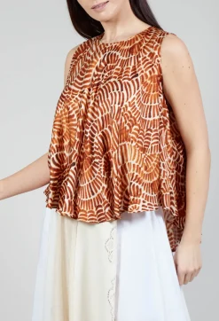 Sleeveless Blouse in Shell Print