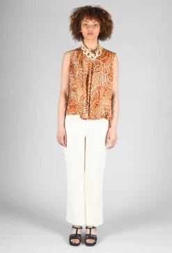 Sleeveless Blouse in Shell Print