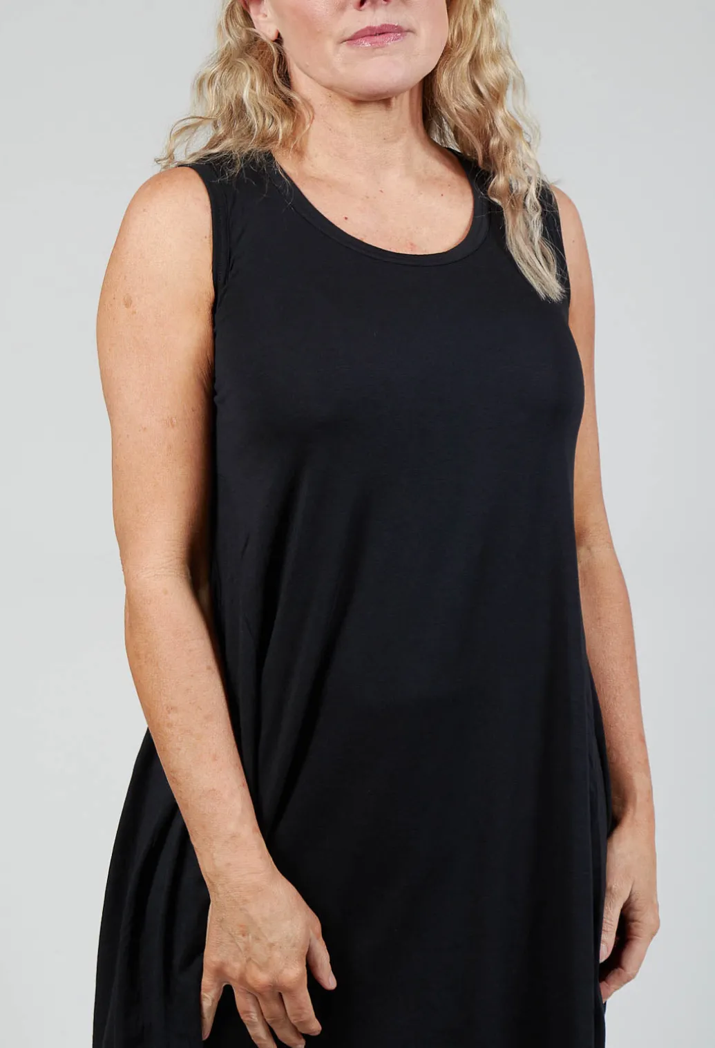 Sleeveless Jersey Dress in Black