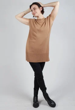 Sleeveless Knitted Vest in Camel