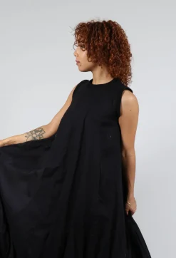 Sleeveless Maxi dress in Black