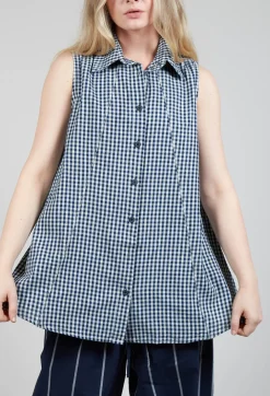 Sleeveless Shirt in Checker Blue