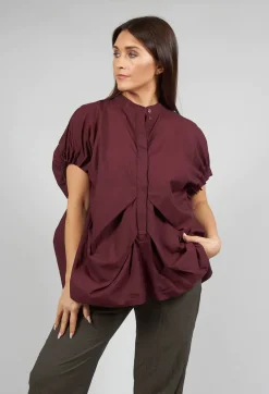Sleeveless Shirt in Granato
