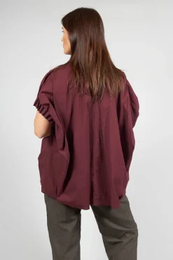 Sleeveless Shirt in Granato