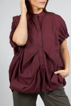Sleeveless Shirt in Granato