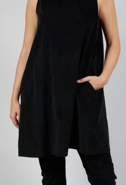 Sleeveless Tunic V in Black