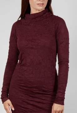 Slim Roll Neck Crinkle Top in Merlot