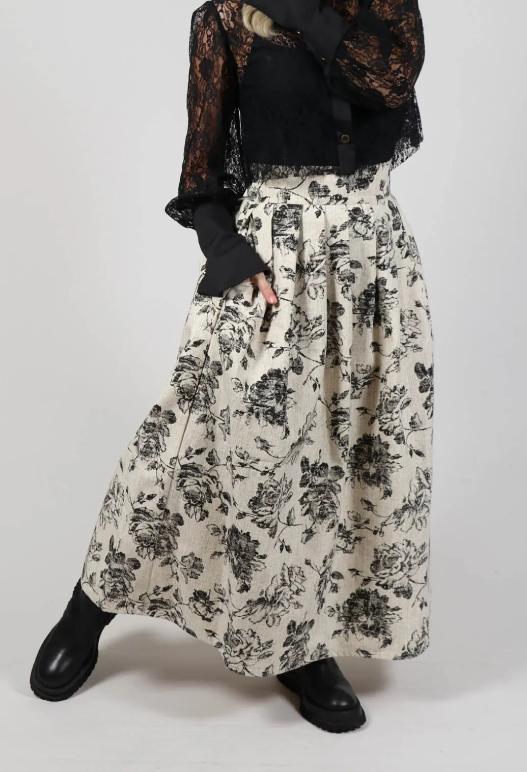 Soft Black Flower Pleated Skirt