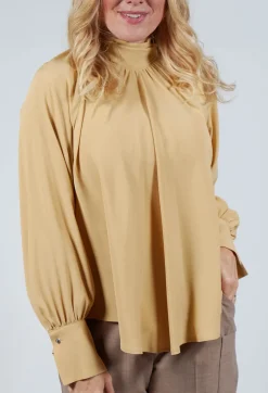 Storre Blouse in Butter