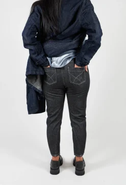 Straight Leg Jeans in Black