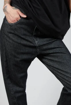 Straight Leg Jeans in Black