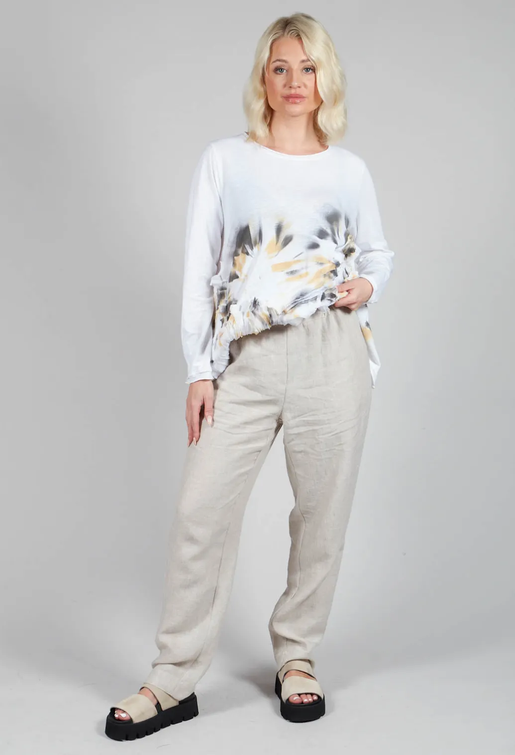 Straight Leg Trousers in Beige