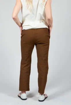 Straight Leg Trousers in Oliva