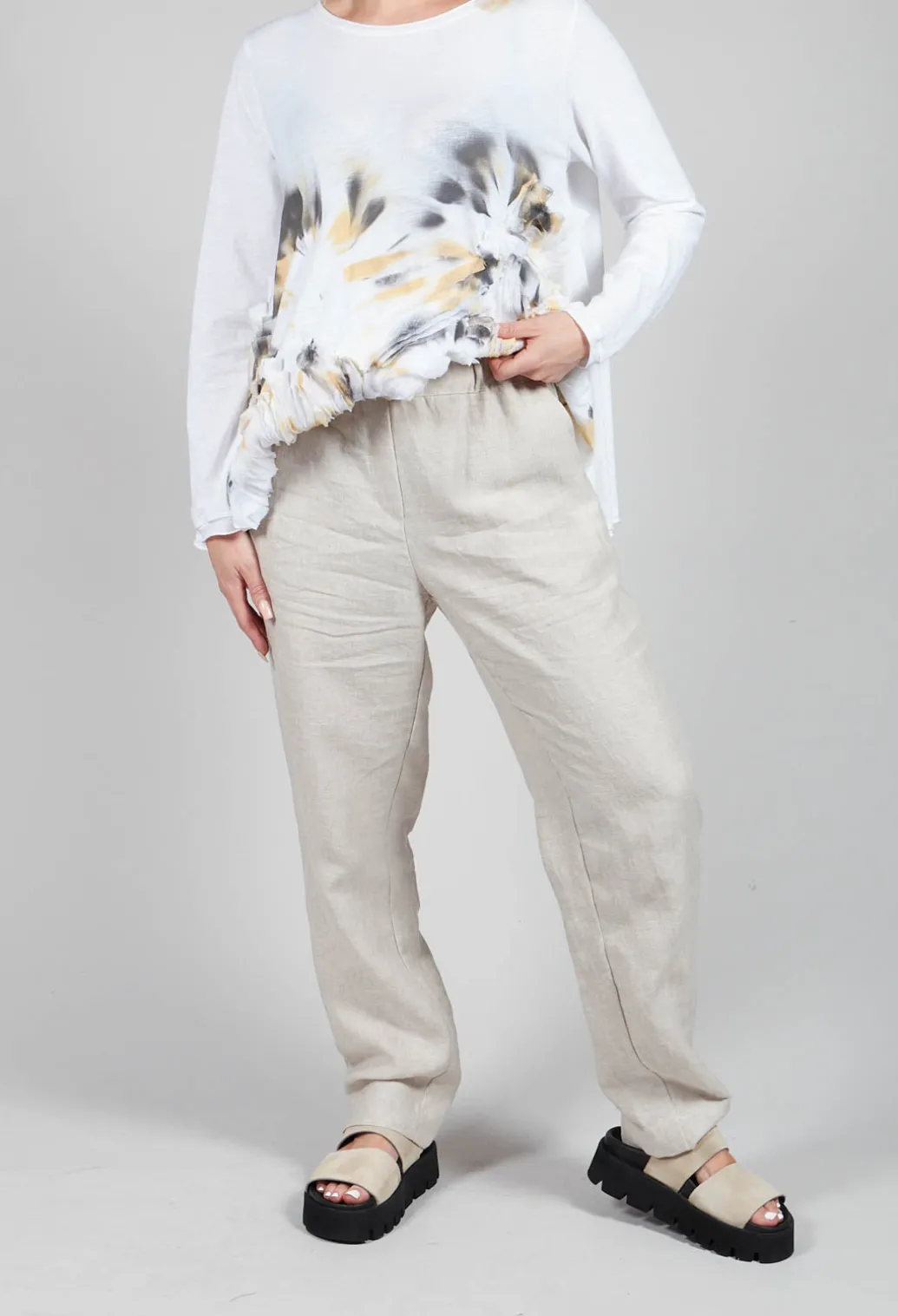 Straight Leg Trousers in Beige