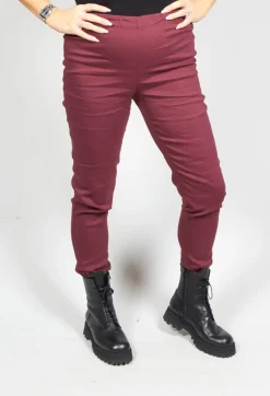 Stretch Fit Leggings in Burgundy