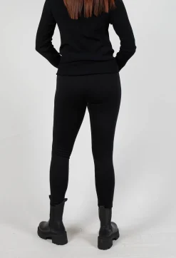 Stretch Fit Leggings in Black