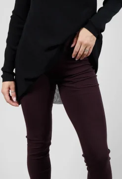 Stretch Fit Long Leggings in Plum