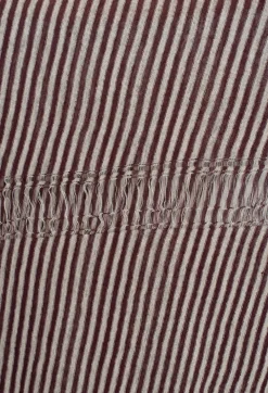 Stripe Snood in Bordeaux