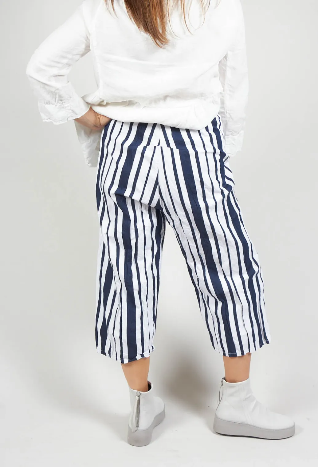 Striped Cropped Style - Casual Trousers in White