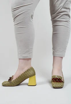 Suin Heel in Lemon and Green