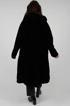 Taras Coat in Black
