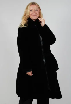 Taras Coat in Black