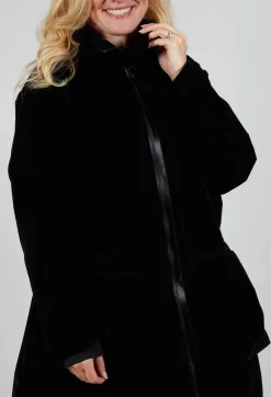 Taras Coat in Black