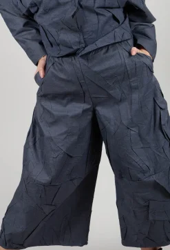Textured Cropped Trousers in Blue