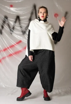 Textured Wide Leg Trousers in Black