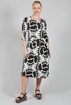 Three Quarter Sleeve Smash Dress in Black and White Moonbeam