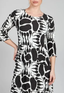Three Quarter Sleeve Smash Dress in Black and White Moonbeam